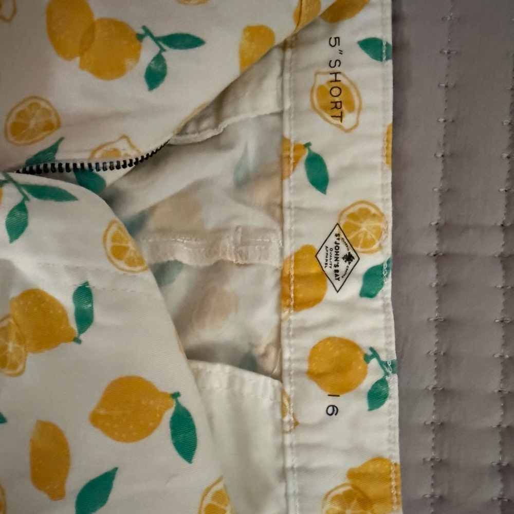 St. John's Bay White Lemon Print Women's Shorts